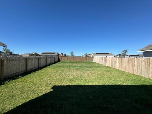 Building Photo - Modern 4-Bed, 4-Bath Home in Pflugerville