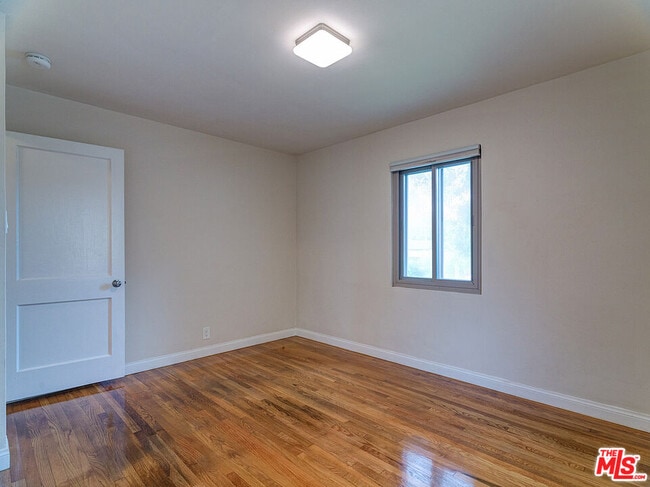 Building Photo - 8716 Bleriot Ave