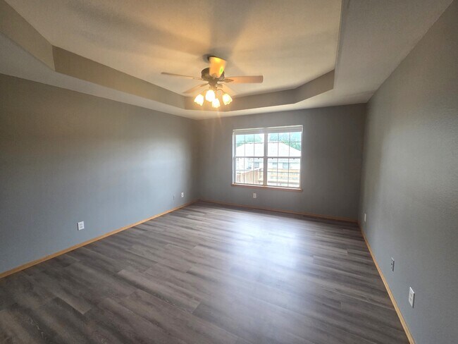 Building Photo - 714 Foxx Dr