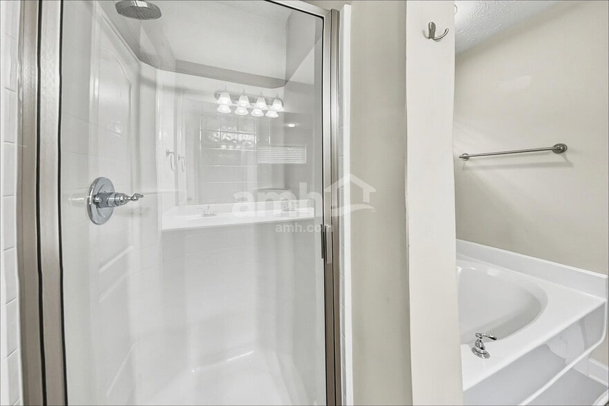 Building Photo - 6947 Calderwood Dr