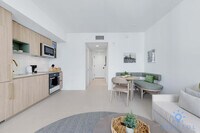 Building Photo - 601 NE 1st Ave