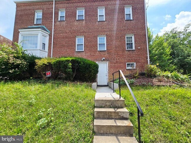 Building Photo - 6131 14th St NW