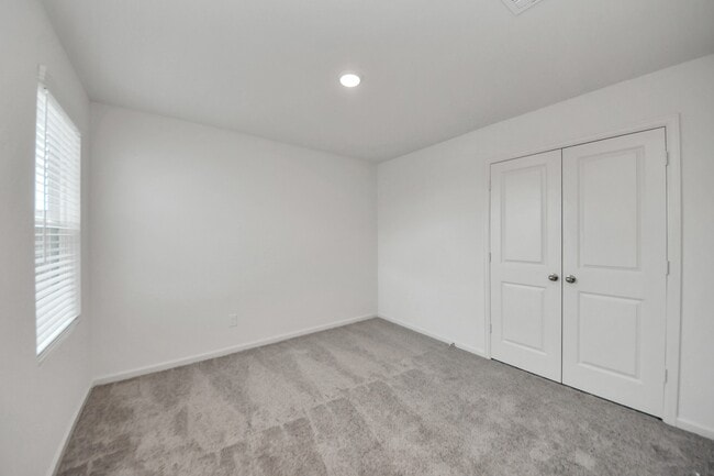 Building Photo - 10315 Malta Trce Dr