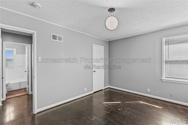 Building Photo - 7471 Sharon Dr