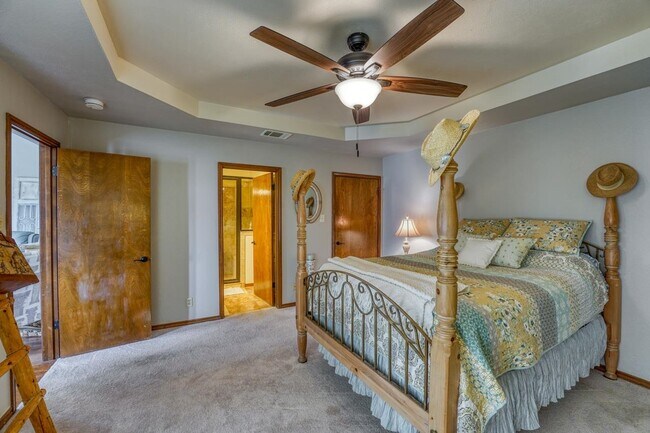 Building Photo - 603 Sunray