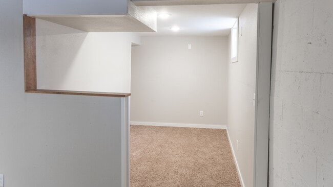 Building Photo - 712 W 22nd St