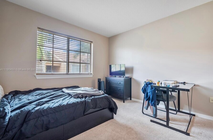 Building Photo - 6851 SW 44th St