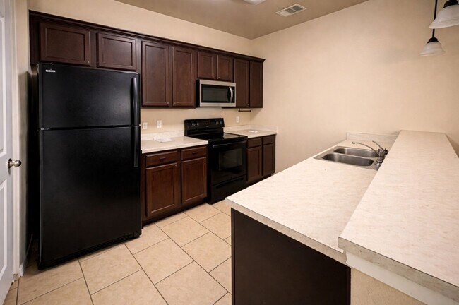 Building Photo - 4304 Ivory Ln