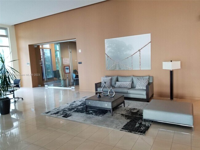 Building Photo - 300 S Biscayne Blvd
