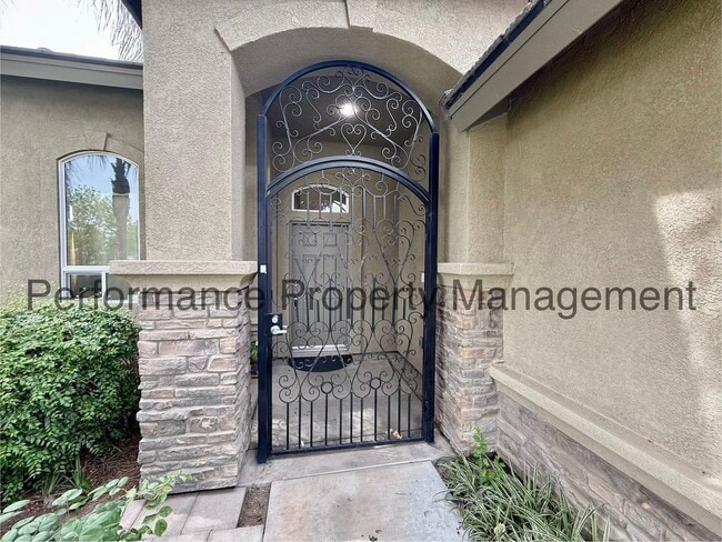 Building Photo - Stunning 4 Bed/2 Bath S Bakersfield Home w/ RBP & $0 Deposit Option