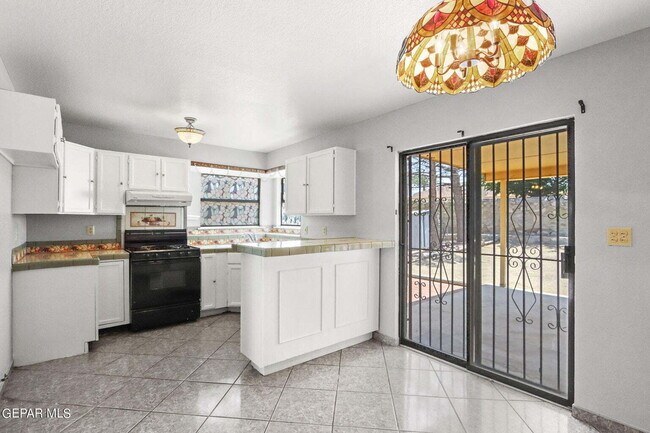 Building Photo - 1433 Sierra De Oro Dr