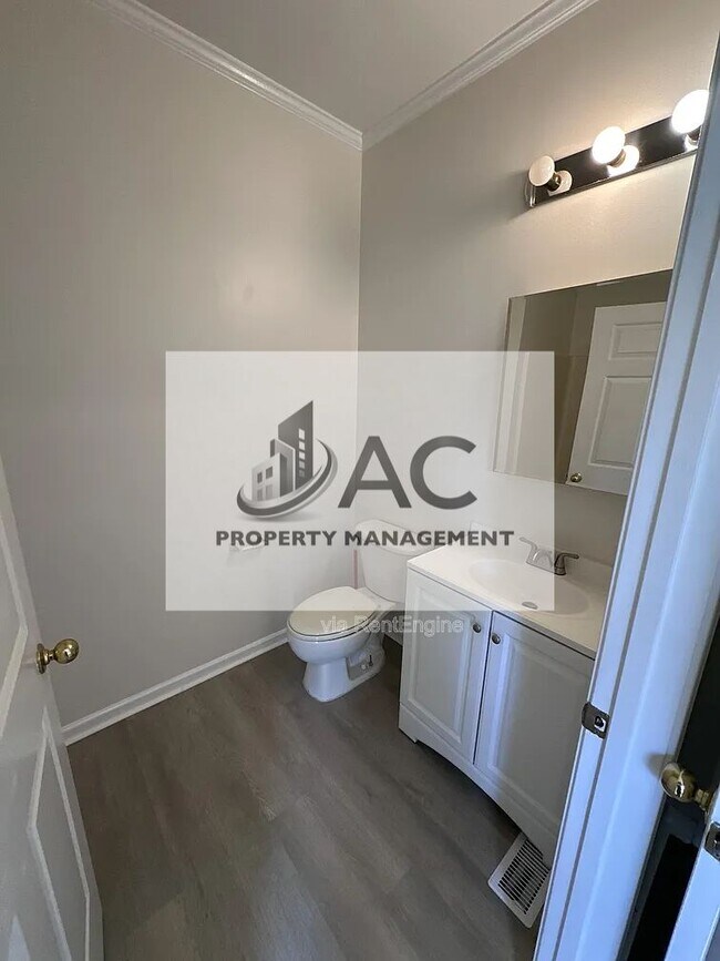 Building Photo - 52 Smith Lake Rd