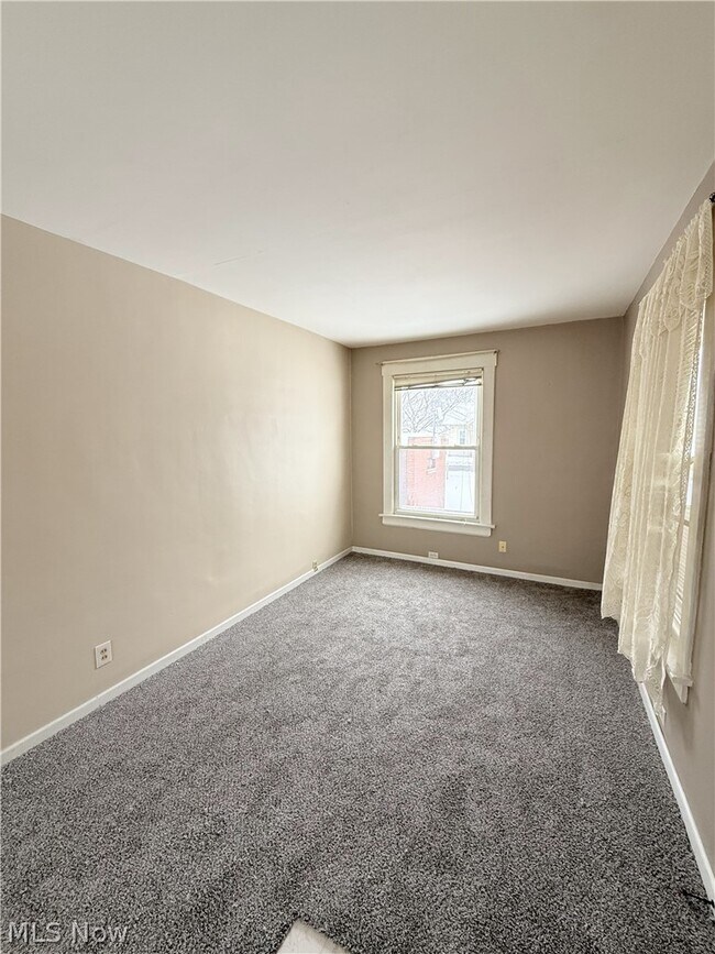 Building Photo - 1253 California Ave