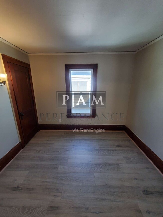 Building Photo - 1120 S 56th St