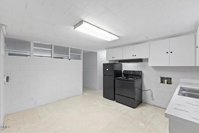 Building Photo - 1209 Evergreen Rd
