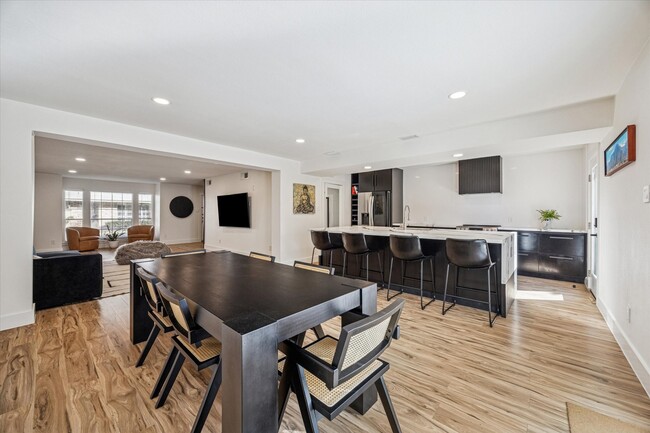 Building Photo - 13062 Trail Hollow Dr