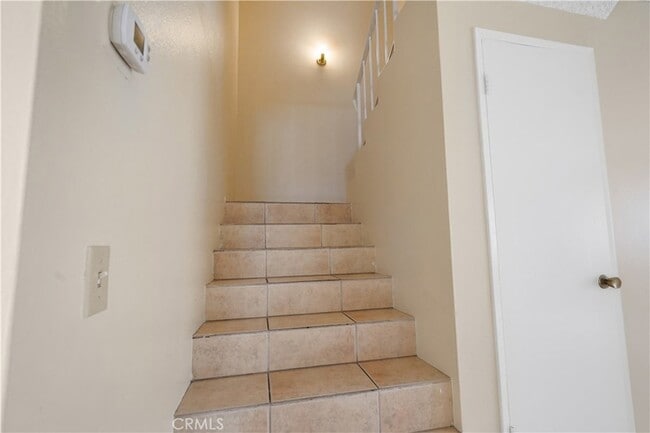 Building Photo - 22855 Vanowen St