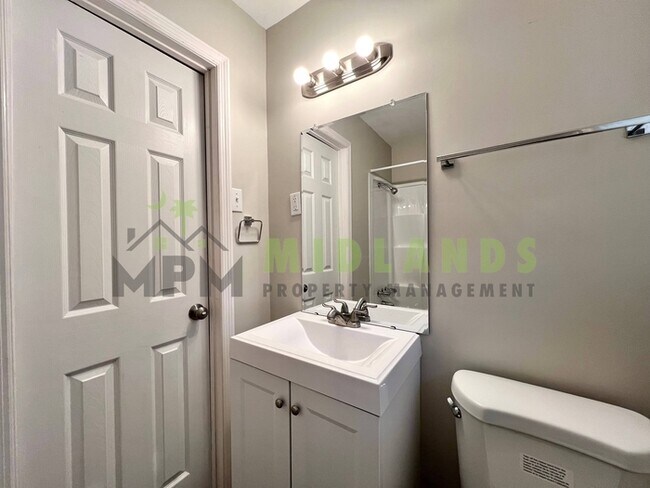 Building Photo - 6811 Doby Dr