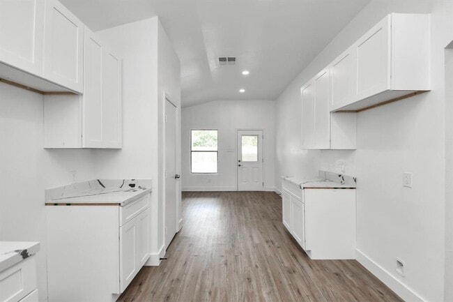 Building Photo - 23714 N Newport Bend