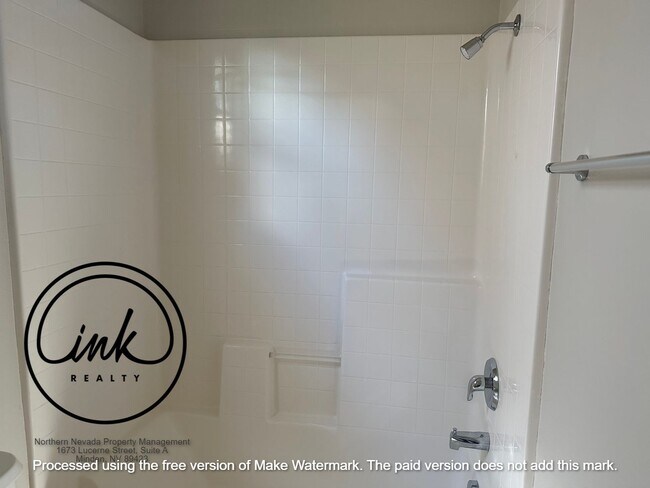 Building Photo - Cute townhome in Minden