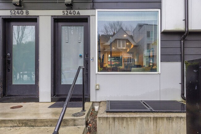 Building Photo - 5201 Brooklyn Ave NE