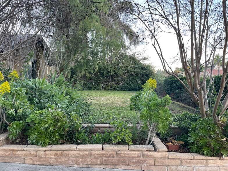 Building Photo - 25660 Allen Way