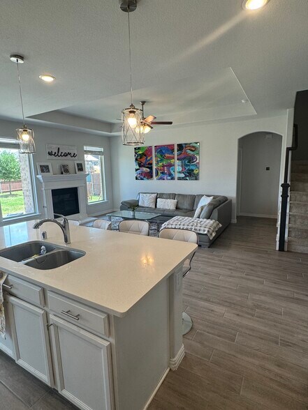 Building Photo - 4100 Smokey Hill Ct