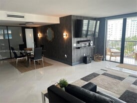 Building Photo - 1800 Collins Ave