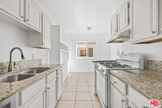 Building Photo - 2623 4th St