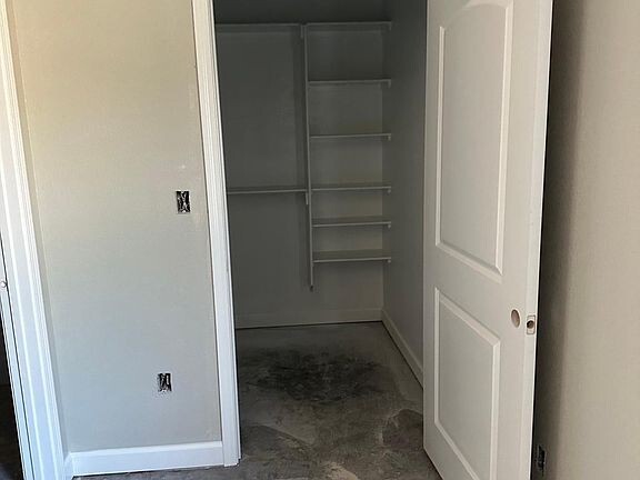 Building Photo - 200 S Elm St