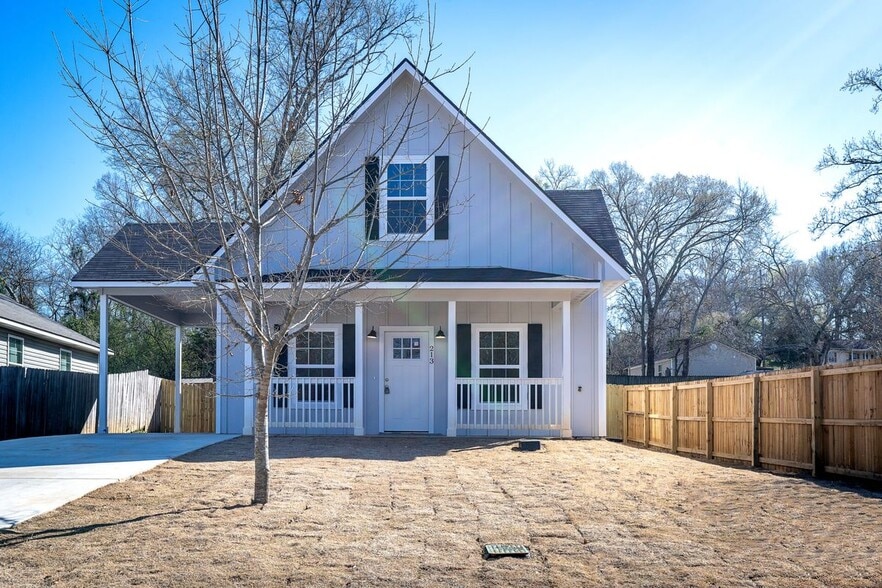 Building Photo - 213 Lomond St