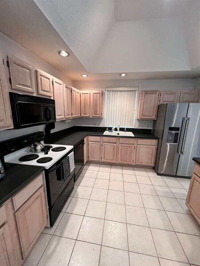Building Photo - 6773 Veronica Ct