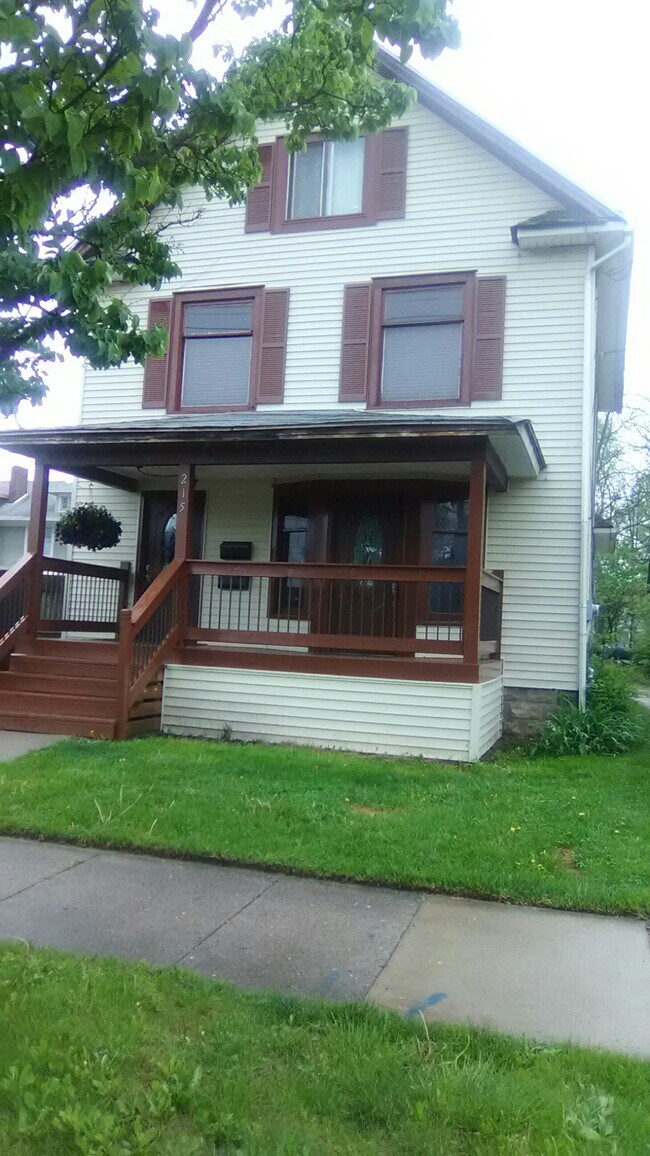 Primary Photo - 215 N Butler Blvd