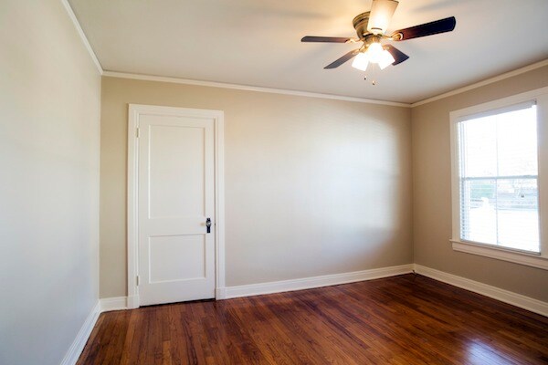Building Photo - 611 Lakeland Dr