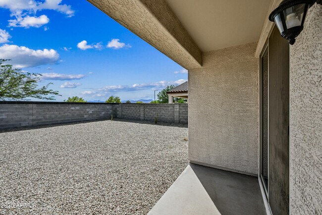 Building Photo - 17677 W Country Club Terrace