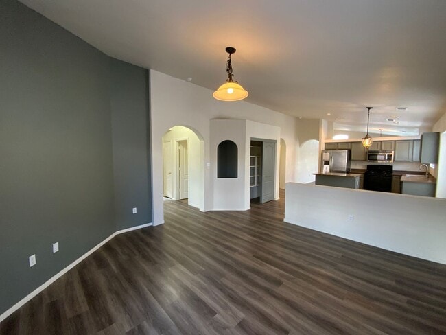 Building Photo - 4 Bedroom Single Story Home Available Near...