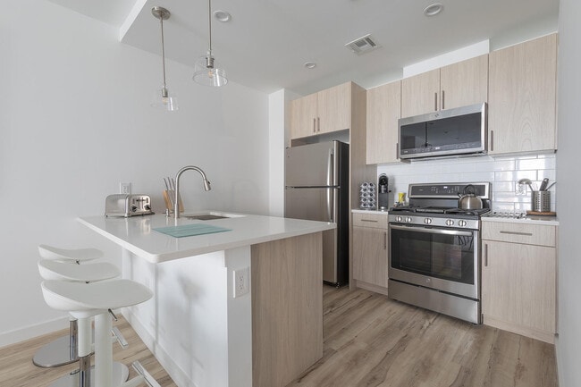 Building Photo - 300 Marshall Dr