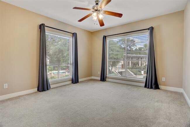 Building Photo - 1807 Stoney Brook Dr