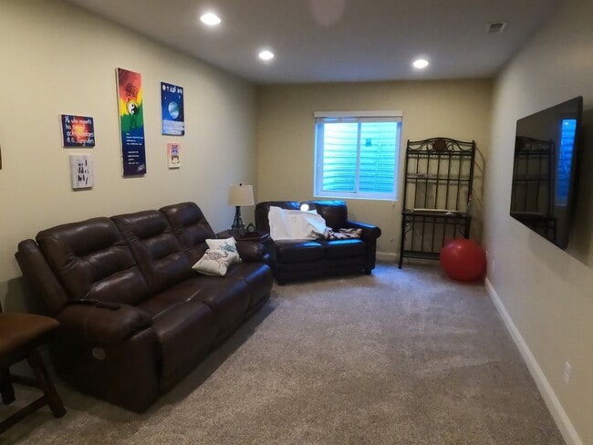 Building Photo - Home For Rent La Vista