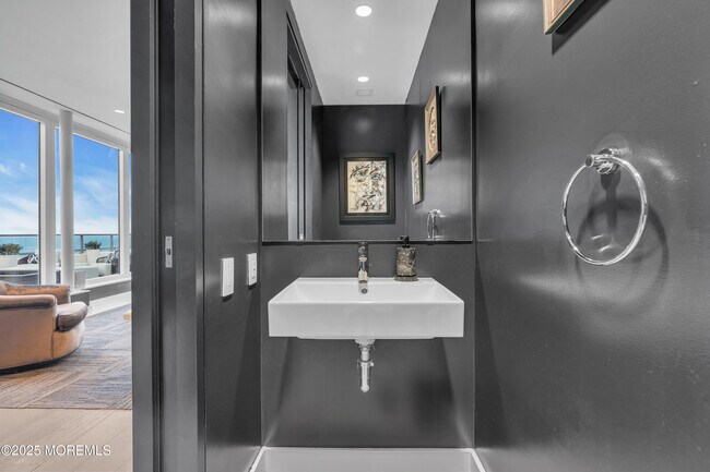 Building Photo - 1101 Ocean Ave N