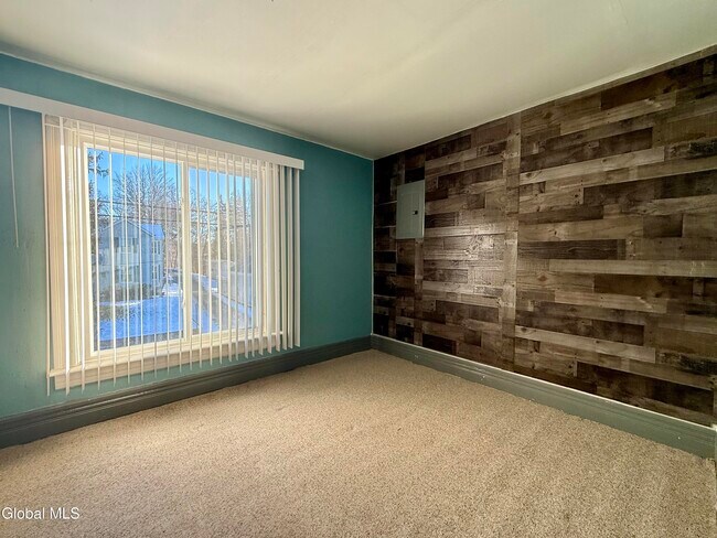 Building Photo - 41 Mechanic St