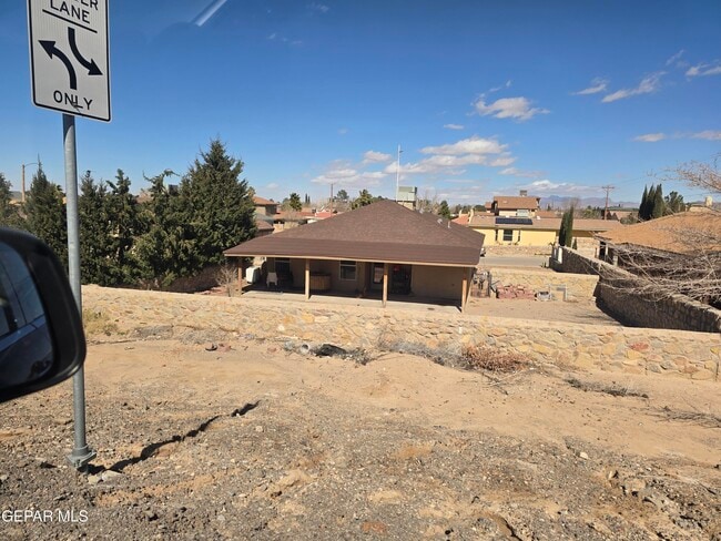 Building Photo - 1400 Cravens St