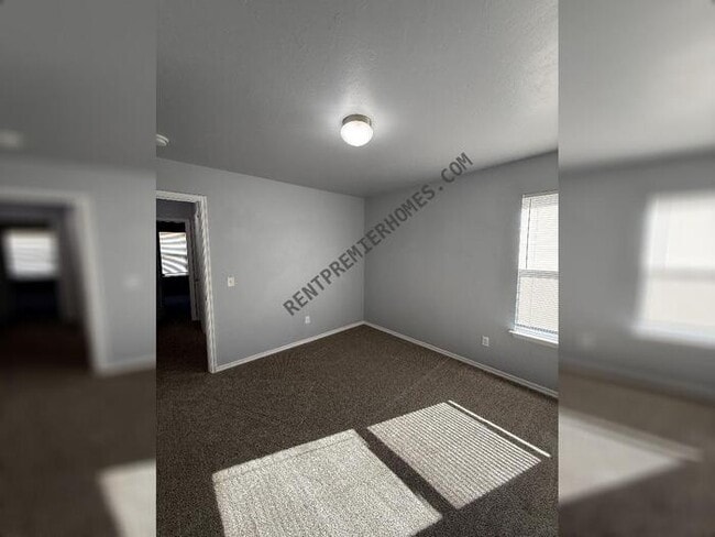 Building Photo - 5004 Hunter Blvd