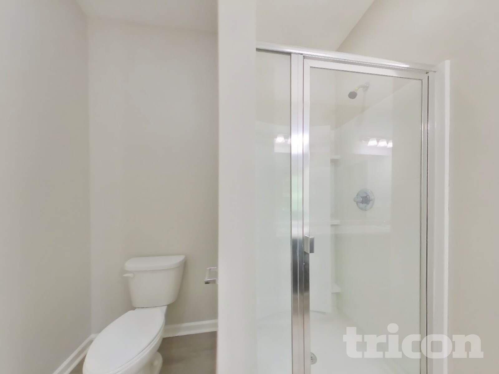 Building Photo - 347 Hawthorn Dr