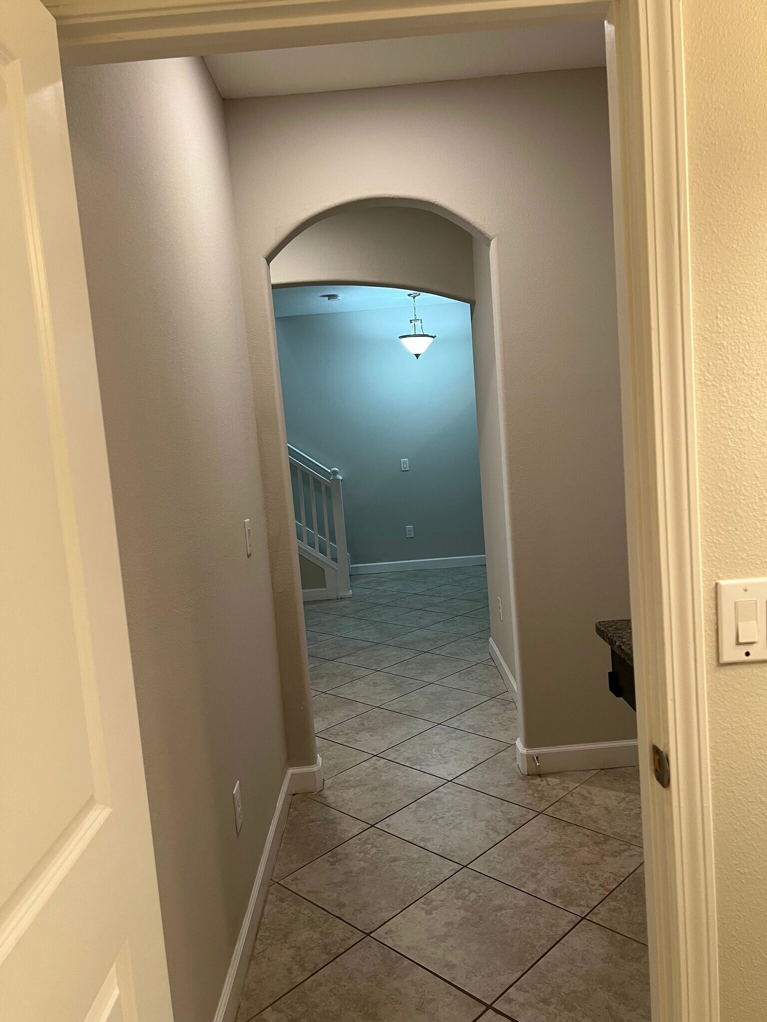 Building Photo - 923 Terra Vista St