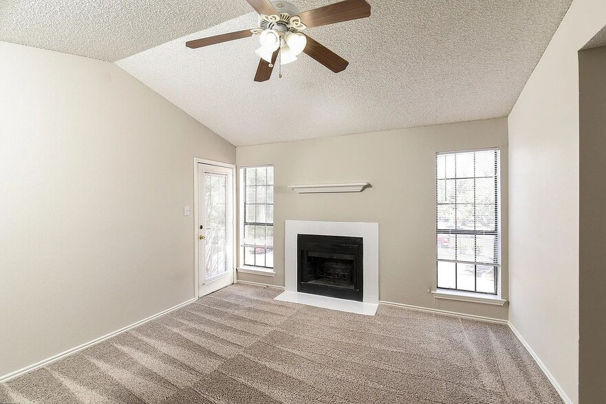 Building Photo - 9971 Quail Blvd