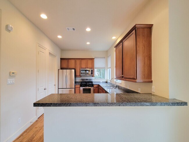 Building Photo - Stunning Corner Unit with Breathtaking Views!