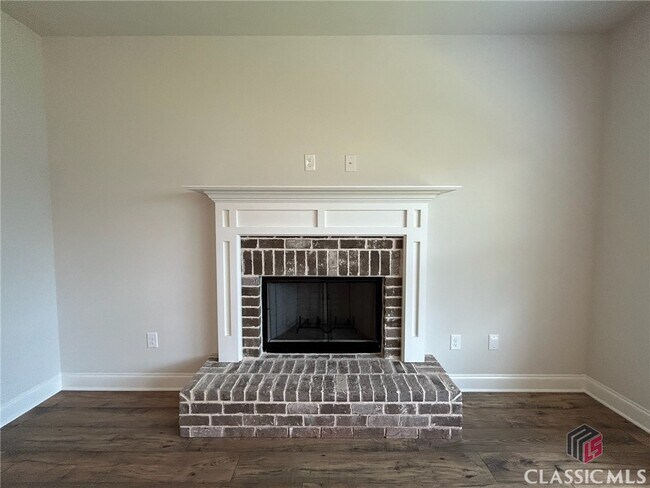 Building Photo - 305 Ridge Pointe Drive