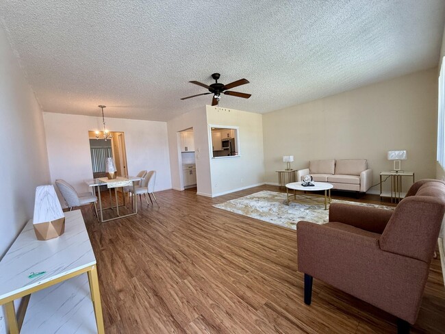 Building Photo - 158 Easthampton G