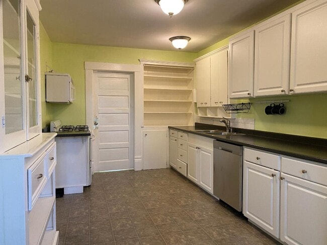 Building Photo - Historic John Rickard House